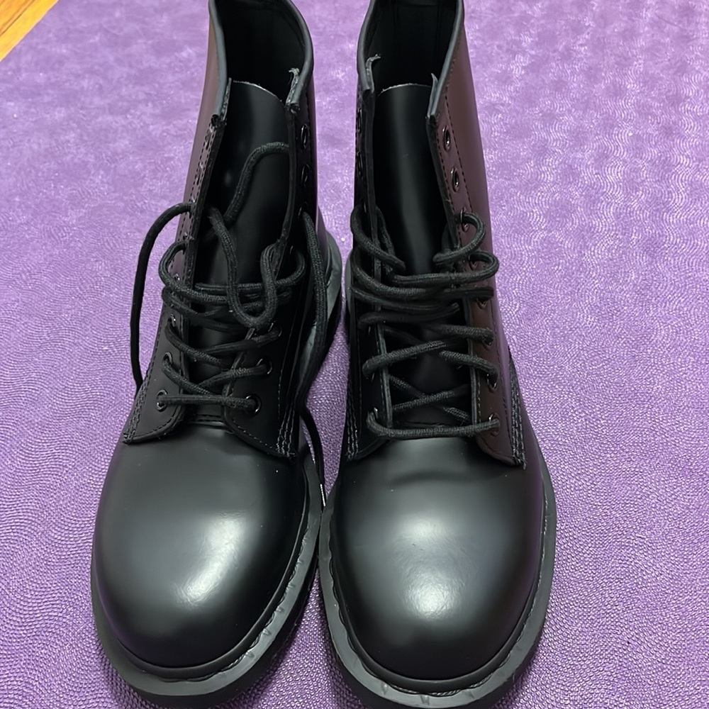 Dr. Martens 1460 Mono boots Men:size 8 new without tag and box